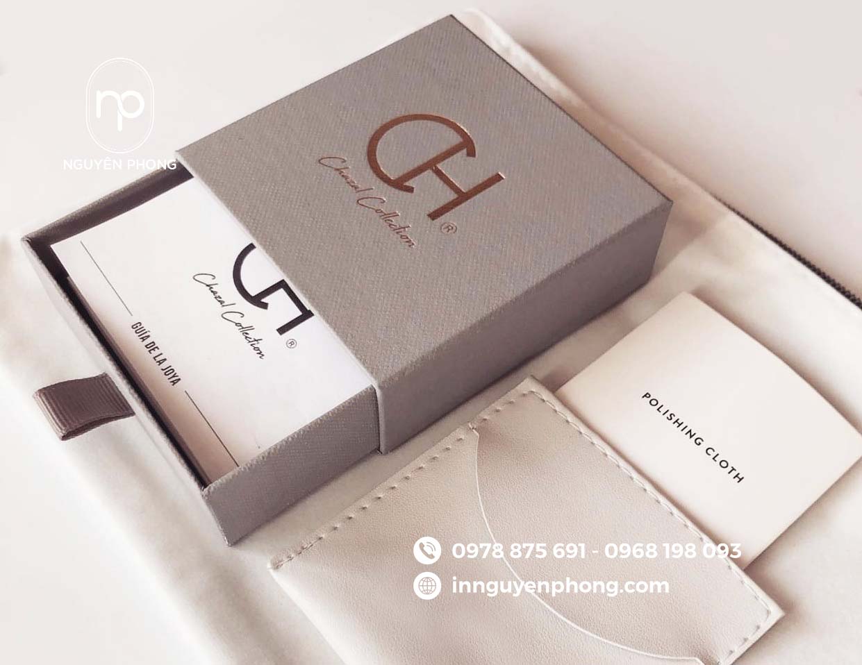 Hộp cứng đựng card visit phong cách đơn giản